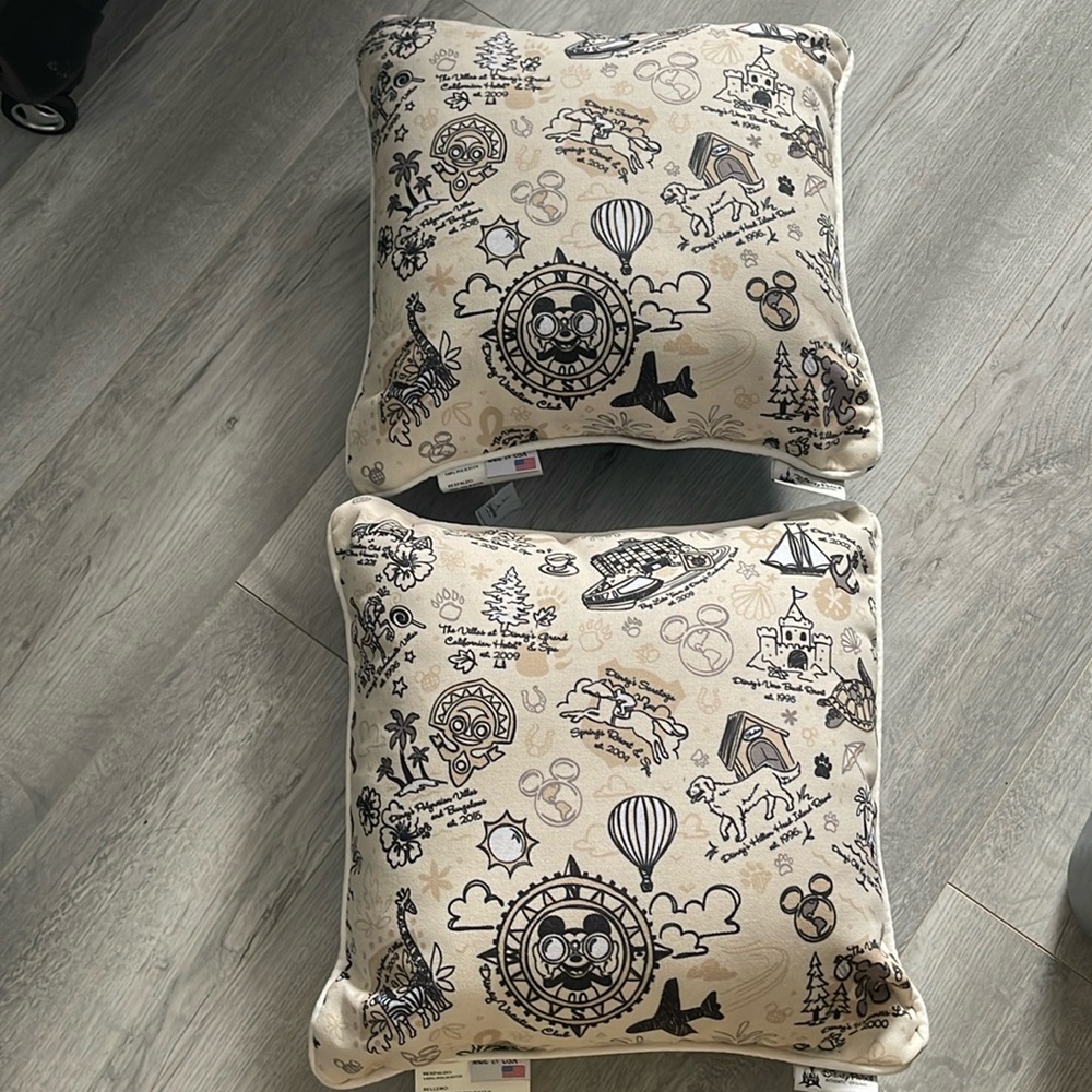 Disney Vacation Club DVC set of 2 reversible decorative throw pillows NWT new